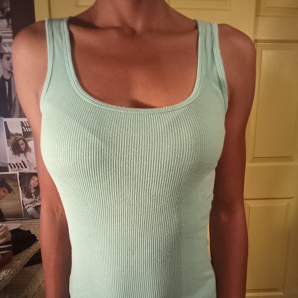 classic HANES brand comfy tank top *2 for 10$